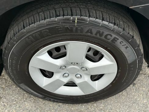 Used 2014 Nissan Rogue S w/ Convenience Package image 33