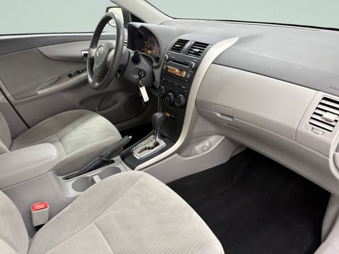 Used 2010 Toyota Corolla LE image 18