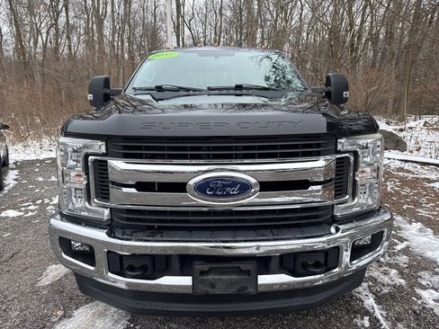 Used 2017 Ford F250 XLT w/ XLT Value Package image 2