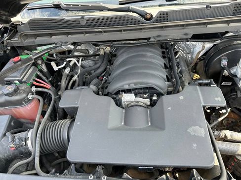 Used 2017 Chevrolet Silverado 1500 LT w/ Midnight Edition AWD/4WD image 30