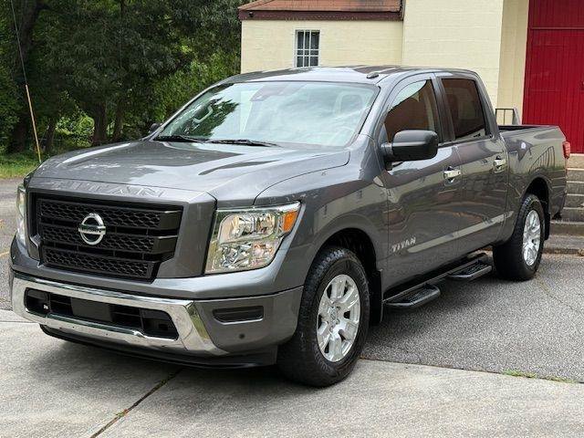 Used 2021 Nissan Titan SV w/ SV Convenience Package RWD image 17