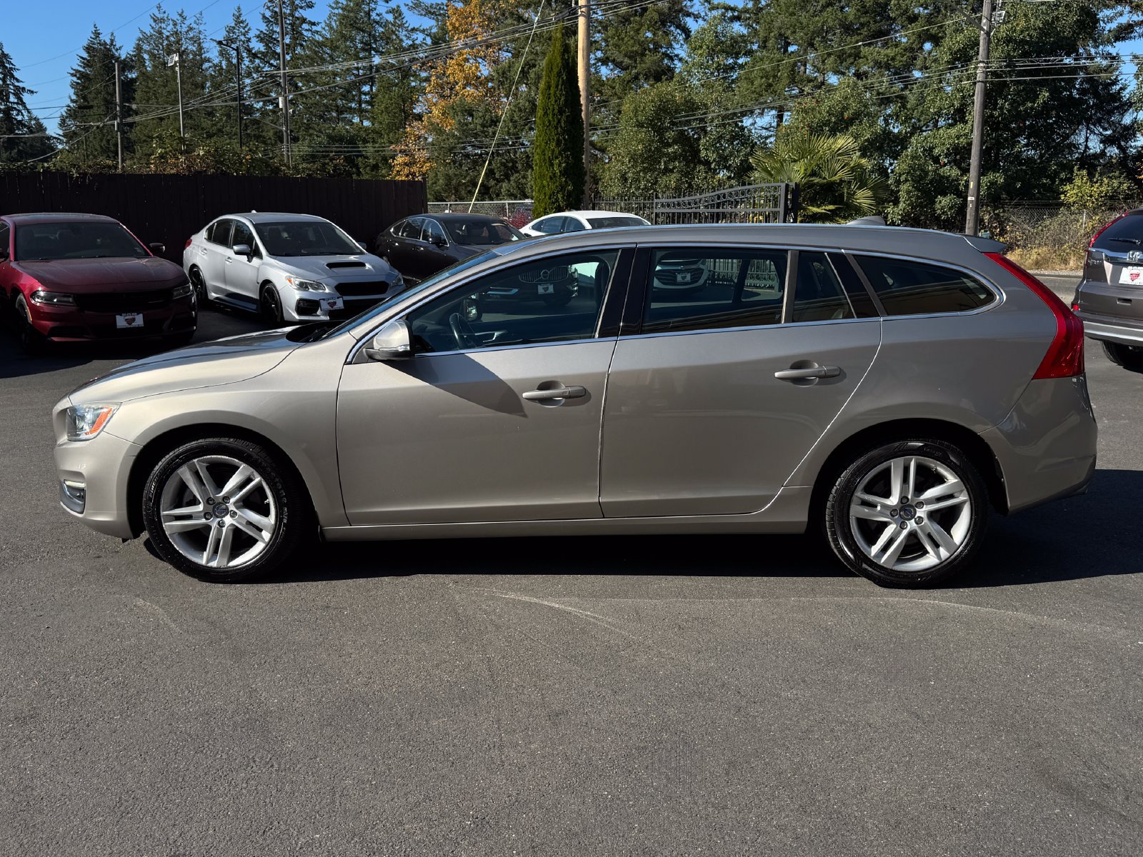 Used 2015 Volvo V60 T5 Premier FWD image 4