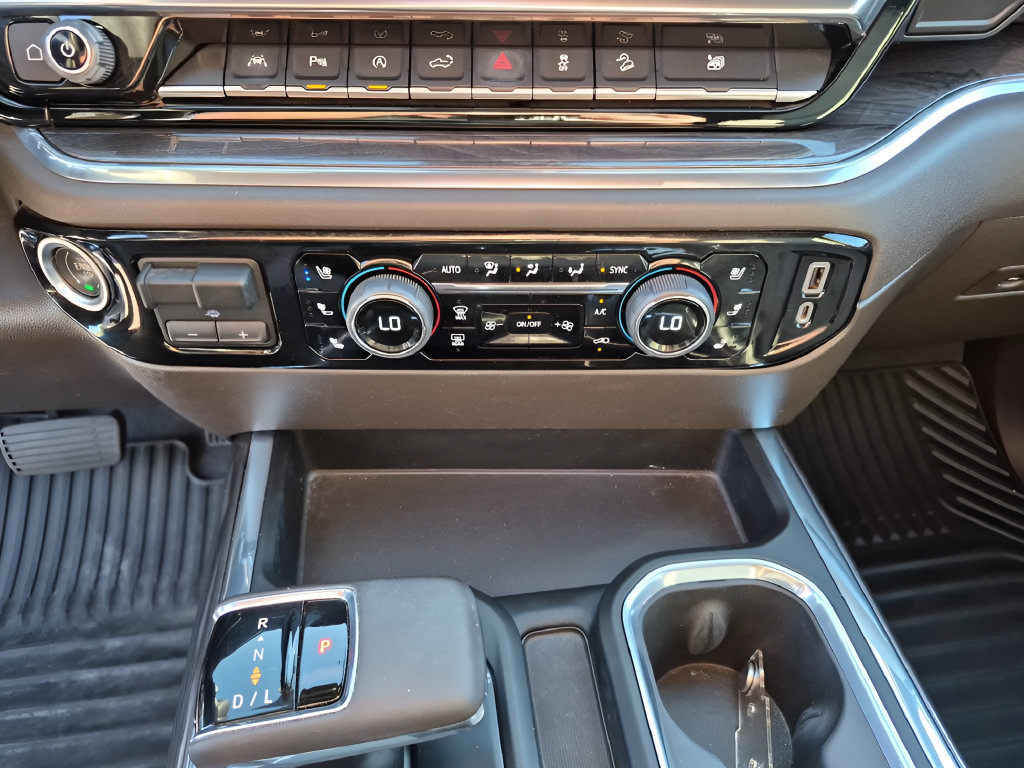 Used 2023 Chevrolet Silverado 1500 LTZ w/ LTZ Premium Package AWD/4WD image 24