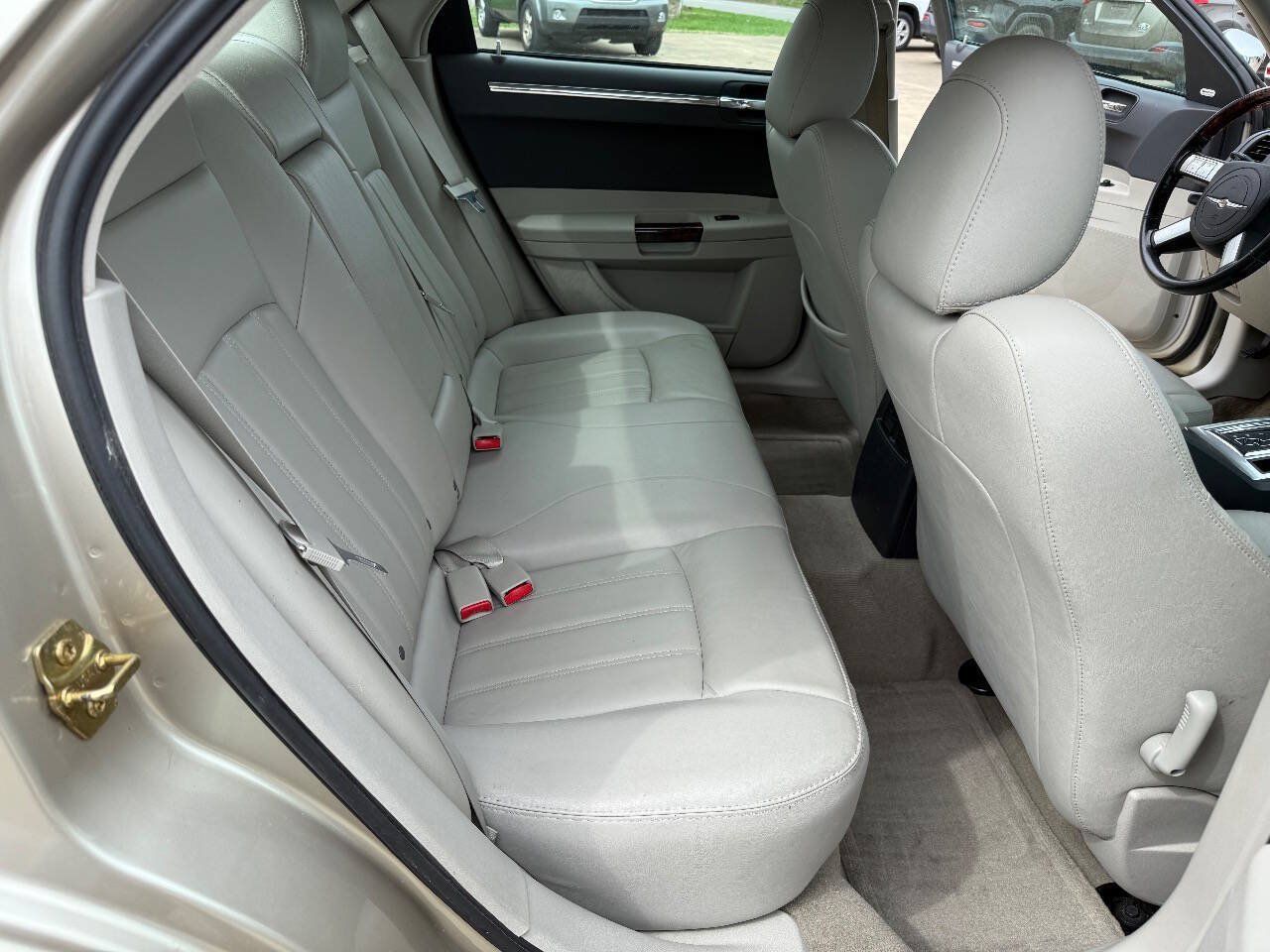 Used 2006 Chrysler 300 C RWD image 15