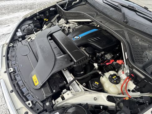 Used 2016 BMW X5 xDrive40e image 16