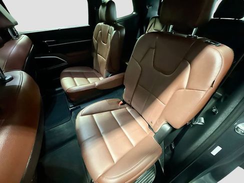 Used 2023 Kia Telluride EX w/ EX Captain's Chair Package image 26