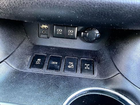 Used 2017 Toyota Highlander XLE image 25