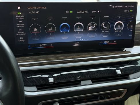 Used 2023 BMW X7 xDrive40i AWD/4WD image 21