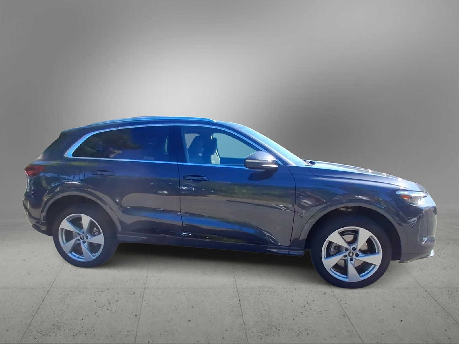 Certified 2025 Audi Q5 Premium Plus w/ Premium Plus AWD/4WD image 9
