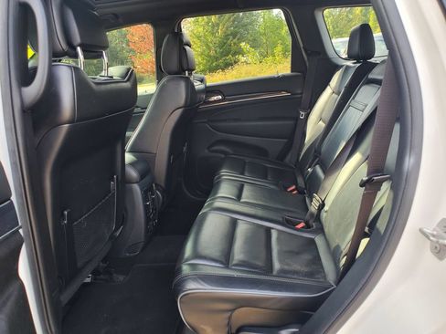 Used 2020 Jeep Grand Cherokee Overland AWD/4WD image 10