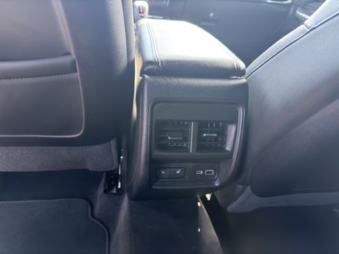 Used 2019 Cadillac XT4 Sport w/ Cold Weather Package FWD image 21