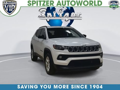 Used 2024 Jeep Compass Latitude AWD/4WD image 3