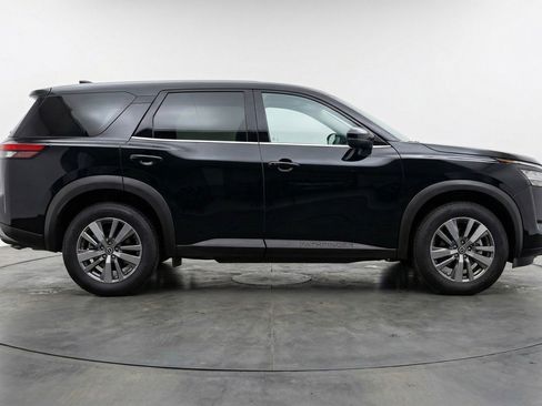 Used 2025 Nissan Pathfinder SV AWD/4WD image 11