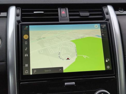 Used 2024 Land Rover Discovery S image 29