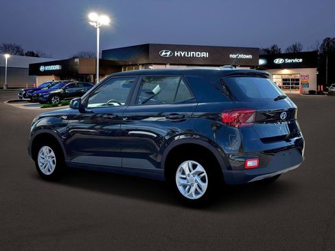 New 2026 Hyundai Venue SE image 4