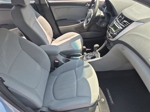 Used 2013 Hyundai Accent SE FWD image 23