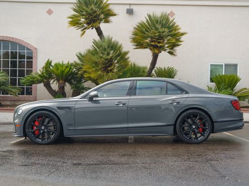 Used 2025 Bentley Flying Spur Speed image 40