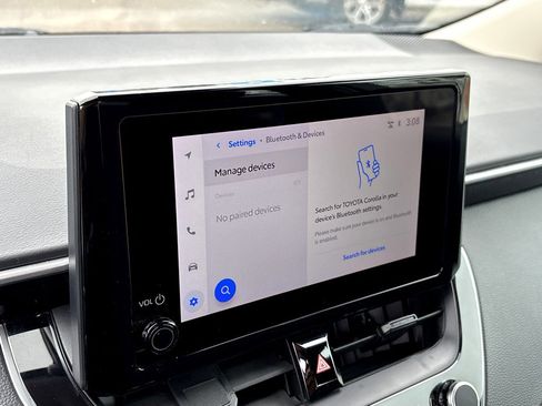 Used 2024 Toyota Corolla LE image 6