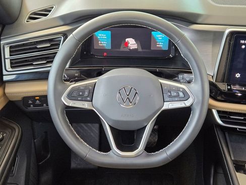Used 2024 Volkswagen Atlas Cross Sport SE FWD image 19