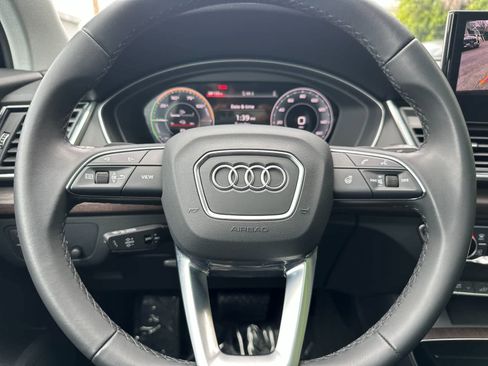 Used 2023 Audi Q5 e Premium w/ Convenience Package AWD/4WD image 23