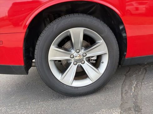 Used 2022 Dodge Challenger SXT image 30