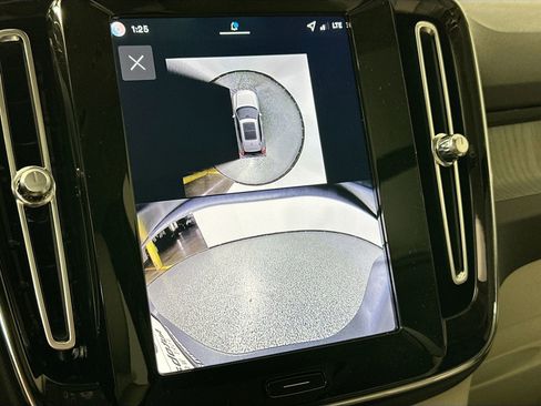 New 2026 Volvo XC40 B5 Ultra w/ Protection Package Premier image 13