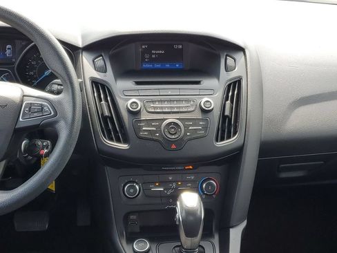 Used 2016 Ford Focus SE FWD image 25