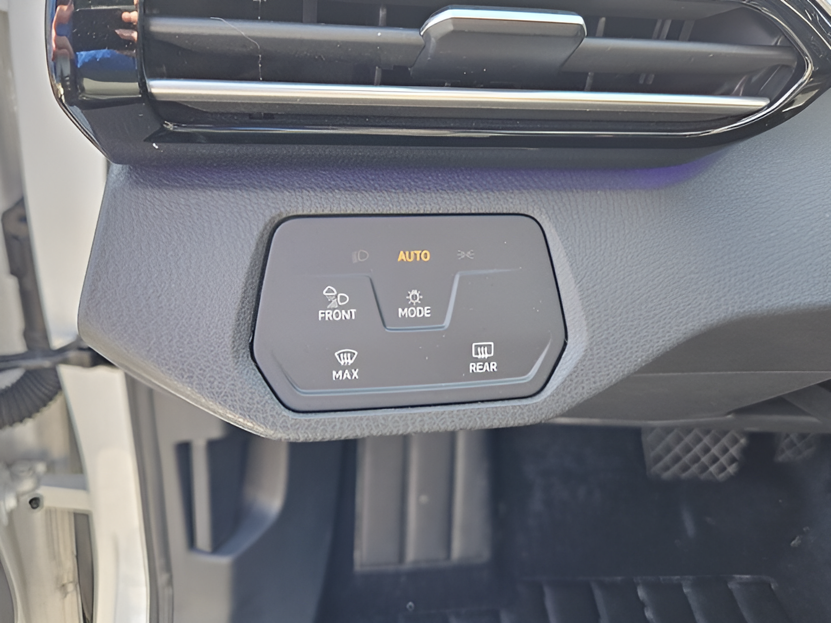 Used 2023 Volkswagen ID.4 Pro S Plus RWD image 15
