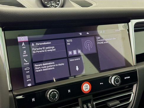 New 2026 Porsche Macan image 18