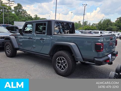 Used 2025 Jeep Gladiator Rubicon w/ Convenience Group AWD/4WD image 10
