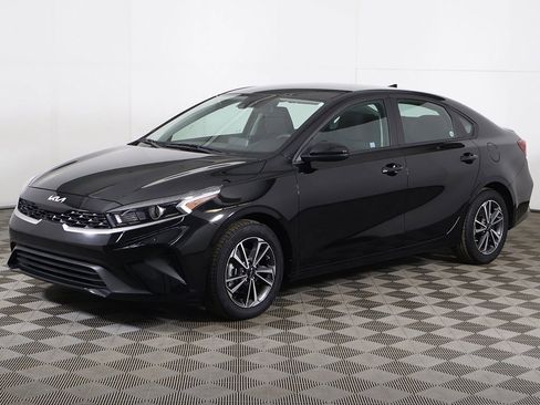 Used 2023 Kia Forte LXS image 6