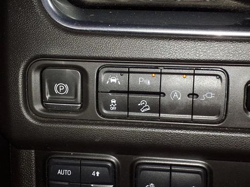 Used 2021 Chevrolet Tahoe High Country AWD/4WD image 29