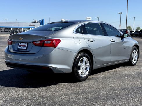 Used 2024 Chevrolet Malibu LT FWD image 3