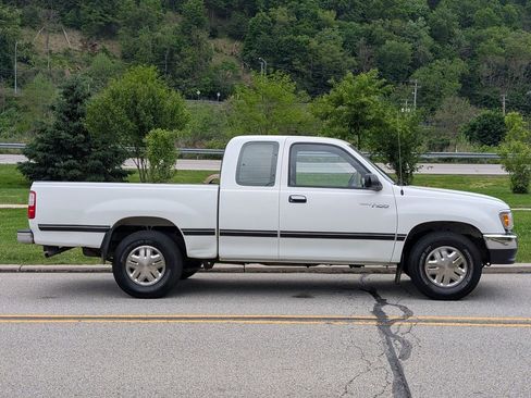 Used 1995 Toyota T100 DX RWD image 4