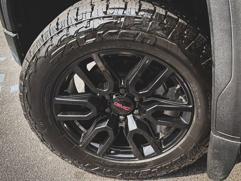 Used 2019 GMC Sierra 1500 Elevation w/ Elevation Value Package AWD/4WD image 4