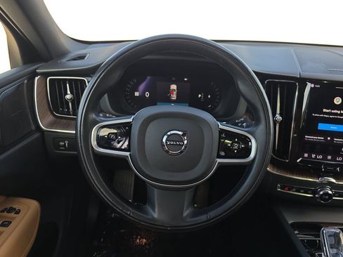 Used 2022 Volvo XC60 B5 Inscription AWD/4WD image 13