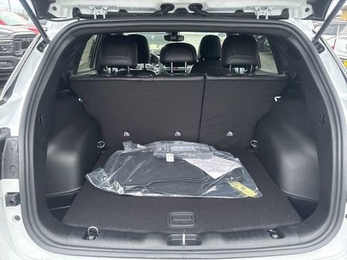 New 2026 Jeep Compass Latitude image 16