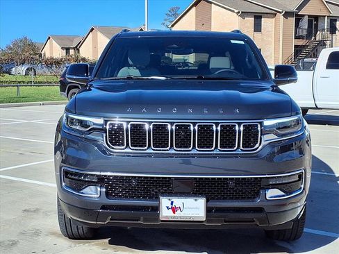 New 2025 Jeep Wagoneer L Series II AWD/4WD image 4