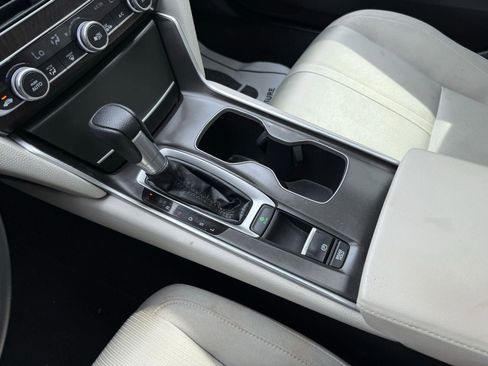 Used 2019 Honda Accord EX image 43