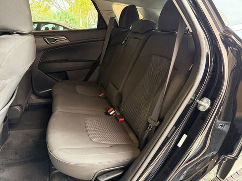 Used 2025 Kia Sportage LX image 20