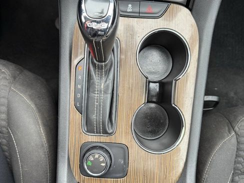 Used 2017 GMC Acadia SLE image 23