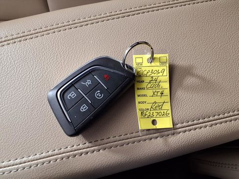 Certified 2024 Cadillac XT4 Luxury w/ Cold Weather Package image 24