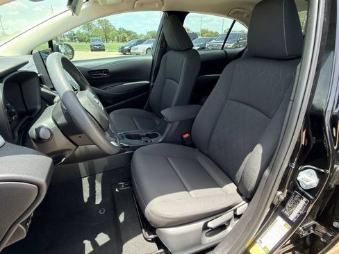 Used 2025 Toyota Corolla LE FWD image 24