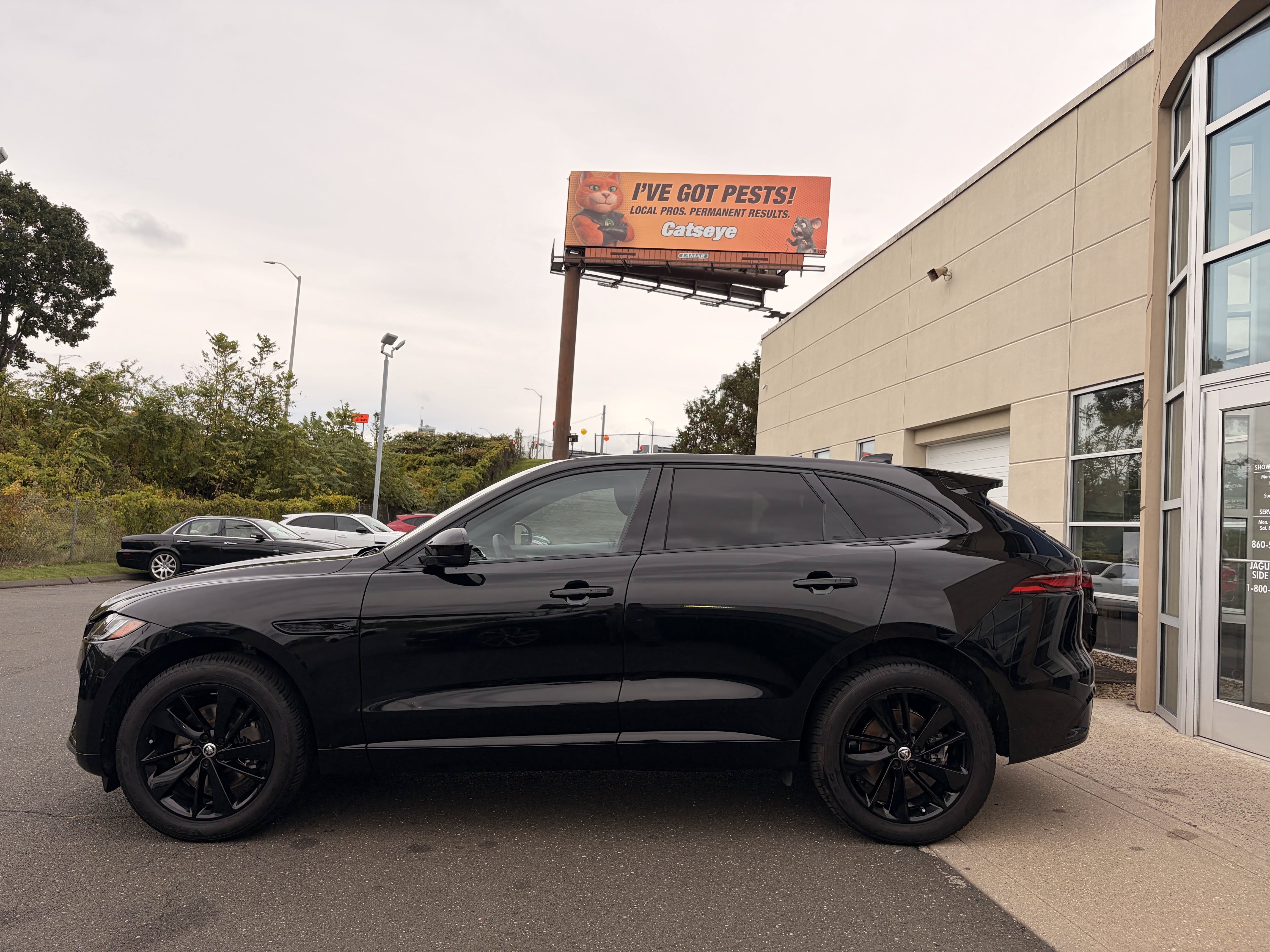 Used 2024 Jaguar F-PACE R-Dynamic S AWD/4WD image 10