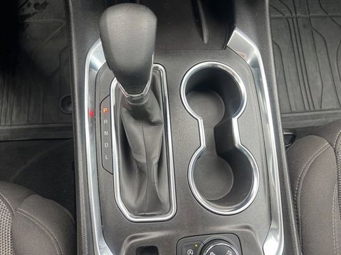 Used 2023 Chevrolet Traverse LT image 21