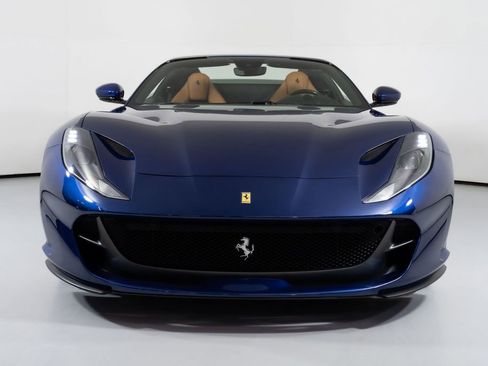 Used 2021 Ferrari 812 GTS Base image 22