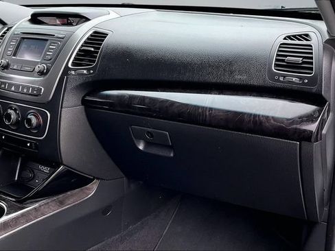 Used 2015 Kia Sorento LX AWD/4WD image 25