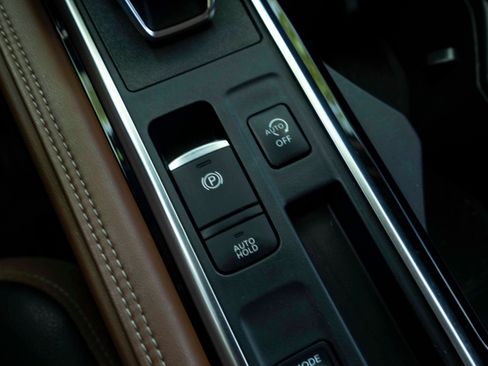Used 2023 Nissan Pathfinder Platinum FWD image 28