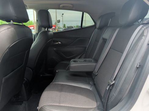 Used 2020 Buick Encore Preferred FWD image 19