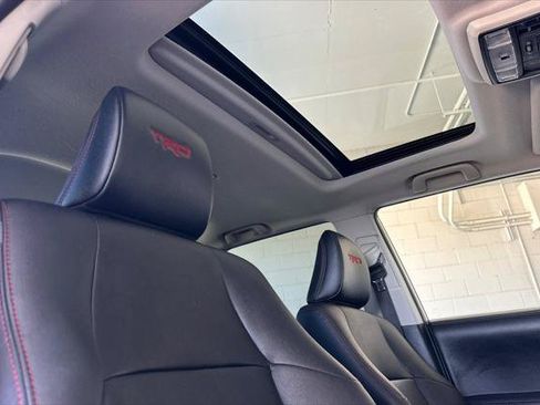 Certified 2018 Toyota 4Runner TRD Off-Road Premium AWD/4WD image 16